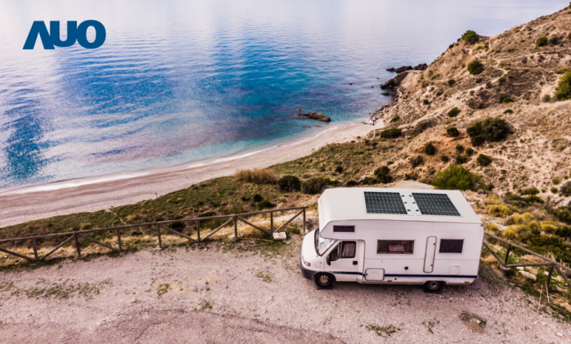 「可撓輕量化太陽光電板SunCurva」使用輕量特殊耐候型複合板取代傳統太陽能板的玻璃前板，不僅降低70%重量，每米平方僅3Kg；具有抗衝擊性能及通過電磁相容性測試，可應用於交通運輸工具，如露營車、遊艇等